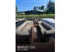 25 foot Bentley 253 Elite Swingback