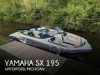 19 foot Yamaha SX 195
