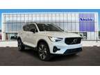 2025 Volvo XC40 Plus Dark Theme