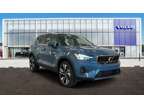 2025 Volvo XC40 Plus Bright Theme