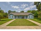1103 Parkhurst Avenue Unit: B Cleveland Texas 77327