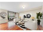181 Collier St 304