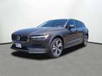 2024 Volvo V60 Cross Country B5 Plus