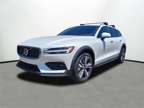2024 Volvo V60 Cross Country B5 Plus