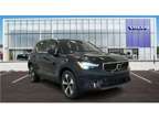 2025 Volvo XC40 Core Bright Theme