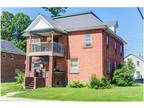 216 John St N