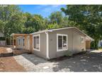 1990 Redman 12-1639 Beautifully Remodeled 3brm/2ba Home in Family Community!