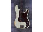 AIO P-Bass Relic - White