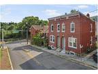 Upgraded Duplex with 3 bedrooms and 1 bathroom