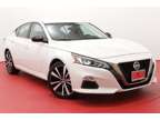 2021 Nissan Altima 2.5 SR 28043 miles