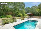 Spring Pond Ln, Southampton, Home For Rent