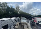 2021 Tracker Party Barge 20 DLX
