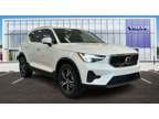 2025 Volvo XC40 Core Bright Theme
