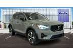 2025 Volvo XC40 Plus Dark Theme