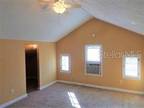 E New York Ave, Deland, Flat For Rent