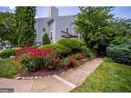 10095 Oakton Terrace Rd, Oakton, VA 22124