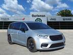 2023 Chrysler Pacifica Plug-In Hybrid Limited