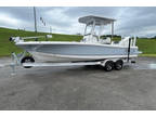 2025 Robalo 246 Cayman