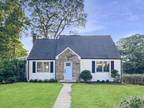 Devonshire Dr, Darien, Home For Rent