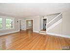 Crest Rd, Ridgewood, Home For Rent