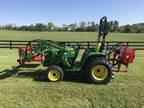 2022 John Deere 3032E Tractor