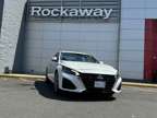 2023 Nissan Altima 2.5 SL 6585 miles