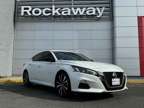 2022 Nissan Altima 2.5 SR 9631 miles