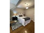 Watertown St Unit Top, Newton, Flat For Rent