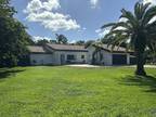 Beautiful Renovated Home in plantation Acres