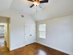 E San Antonio St, Fredericksburg, Home For Rent
