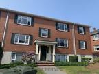 Arlington 1BA, Immaculate 1 bedroom unit on upper floor of