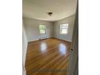 Arlington, Charming 700 sq ft, 1 bed, 1 bath apartment