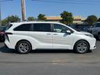 2022 Toyota Sienna Platinum
