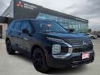2024 Mitsubishi Outlander SE Black Edition w/Pano Roof