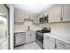N Victoria Ln Apt E, Streamwood, Home For Rent