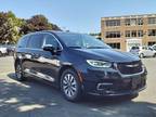 2022 Chrysler Pacifica Hybrid Limited