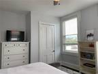 Clinton Ave Apt,newport, Flat For Rent