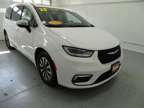 2023 Chrysler Pacifica Hybrid Limited 1445 miles