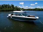 2017 Boston Whaler Vantage 320 Boat for Sale