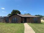 1247 Royal Oak Drive DeSoto Texas 75115
