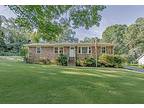 110 Pinewood Dr, Taylors, Sc 29687