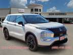 2024 Mitsubishi Outlander SE Black Edition w/Pano Roof