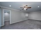 Westwood Dr Unit,westbury, Flat For Rent