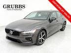 2024 Volvo S60 B5 Plus Dark Theme