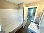 W Broad St, Gibbstown, Flat For Rent