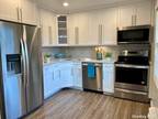 August Rd Unit,north Babylon, Flat For Rent