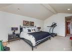Th Ave Se, Bellevue, Home For Rent