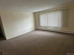 W Mile Rd Apt,southfield, Condo For Rent