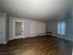 N Market St, Saint Clairsville, Home For Rent
