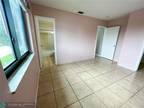 Royal Palm Blvd, Coral Springs, Condo For Rent
